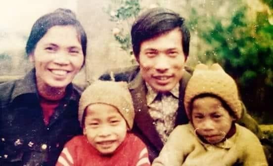 Gia đình nghệ nhân Phạm Anh Đạo năm 1982.