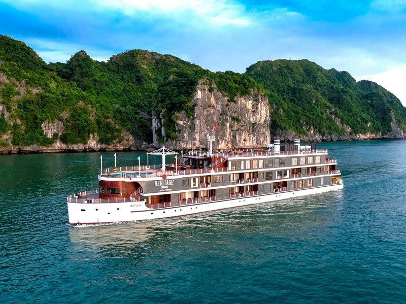 Dịp cuối tháng 4, đầu tháng 5, trên 6.000 phòng lưu trú của huyện Cát Hải đã kín khách. (Ảnh Heritage Bình Chuẩn)
