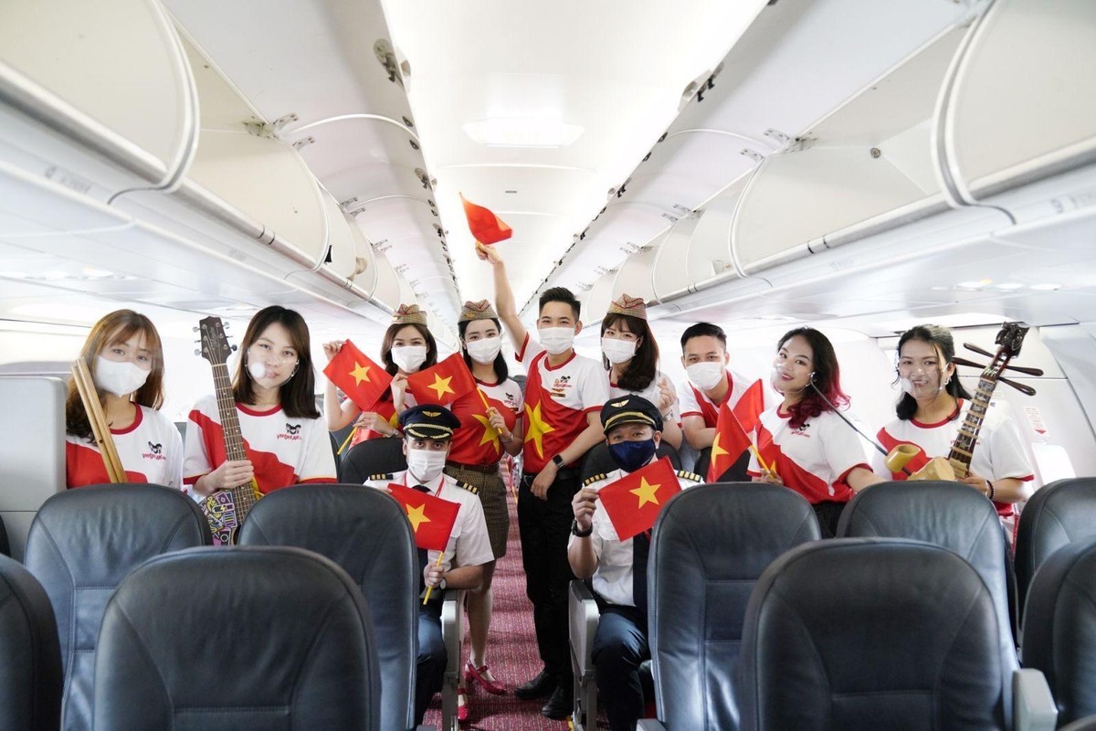 Sự kết nối của sức trẻ, năng động và sáng tạo cùng các nhạc cụ truyền thống vang lên trên tàu bay ở độ cao 10.000 mét mang tới trải nghiệm hoàn toàn khác biệt cho khách hàng.