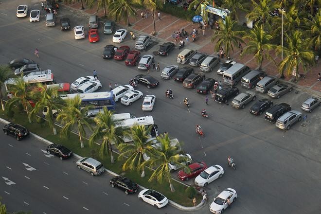 Lượng ô tô cá nhân tăng nhanh, cộng với xe ô tô du lịch đổ về khiến Đà Nẵng khan hiếm bãi đậu xe Lượng ô tô cá nhân tăng nhanh, cộng với xe ô tô du lịch đổ về khiến Đà Nẵng khan hiếm bãi đậu xe