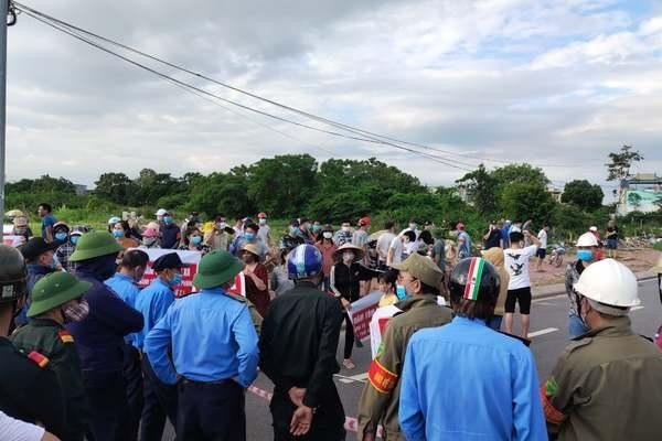 Lực lượng chức năng tiến hành cưỡng chế, thu hồi, nhiều đối tượng vi phạm vẫn lì lợm đến phút cuối