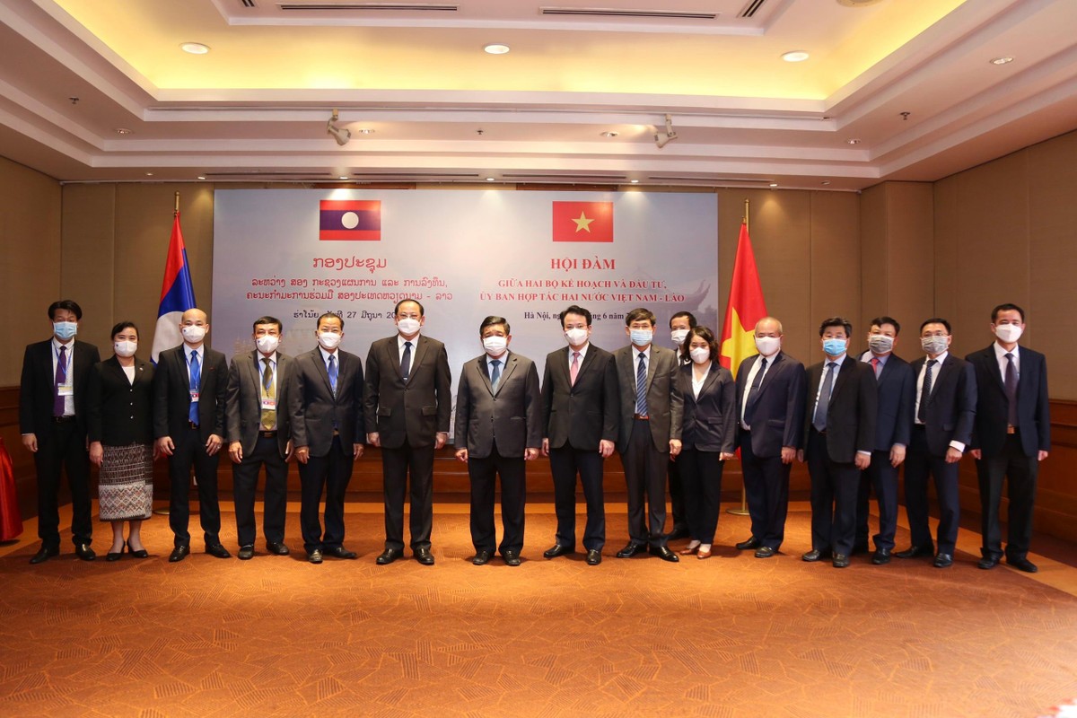 Các đại biểu hai nước Việt Nam - Lào tham dự Hội đàm