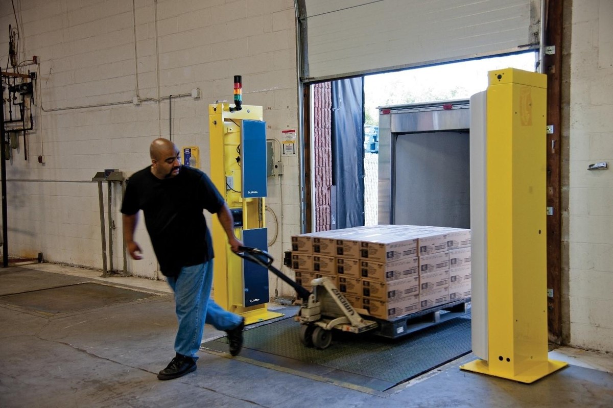 Công nghệ RFID triển khai tại cửa ra vào của nhà xưởng. Công nghệ RFID triển khai tại cửa ra vào của nhà xưởng.