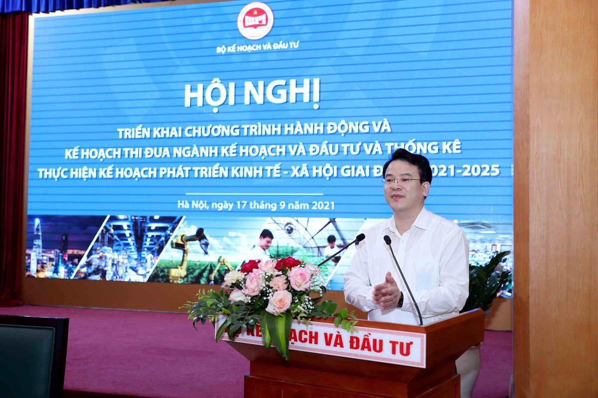 Thứ trưởng Bộ Kế hoạch và Kl99ok phiên bản mới Trần Quốc Phương