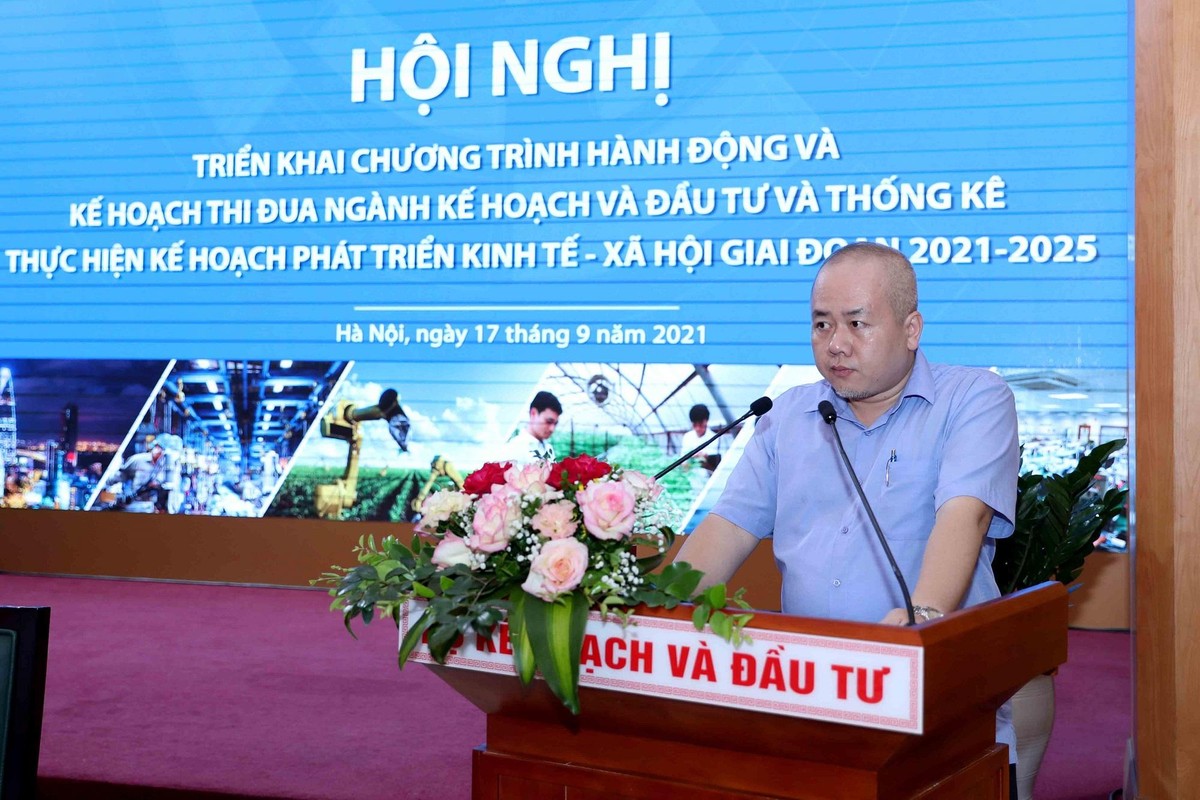 Vụ trưởng Vụ Tổng hợp Kl992 cổng game cá cược quốc dân Đỗ Thành Trung trình bày báo cáo về Chương trình hành động của Bộ Kế hoạch và Kl99ok phiên bản mới