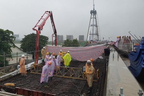 Cầu Thủ Thiêm 2 là một trong ba dự án thi công xuyên dịch tại TP.HCM. (Ảnh: Lê Toàn)