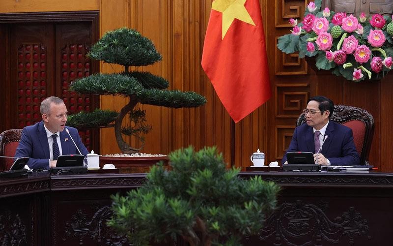 Đại sứ Gareth Ward nhấn mạnh Kl993 ưu đãi thưởng hấp dẫn Anh coi Việt Nam là đối tác quan trọng ở khu vực (Ảnh: Nhật Bắc)
