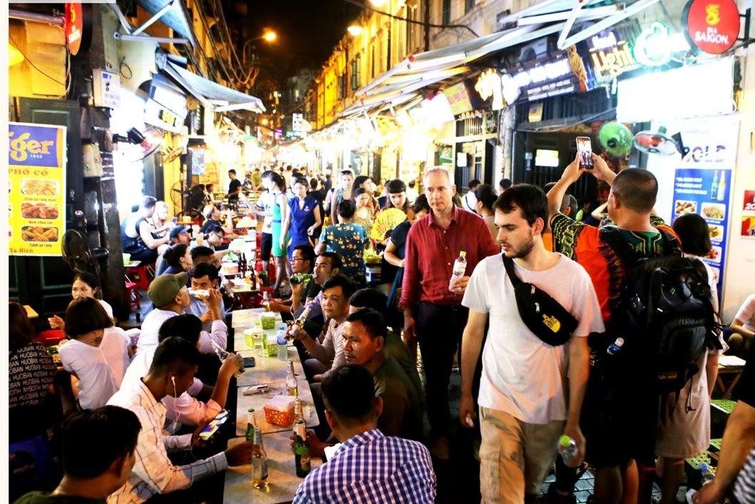 Quận Hoàn Kiếm đã có đề án mở rộng không gian đi bộ khu vực hồ Hoàn Kiếm và phụ cận, dự kiến các hoạt động Kl992 cổng game cá cược đêm tại đây sẽ được hoạt động xuyên đêm.