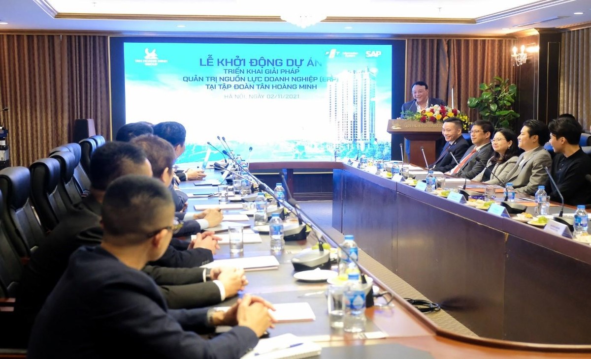 Chủ tịch Kl994 game bài casino hấp dẫn Tân Hoàng Minh phát biểu tại sự kiện