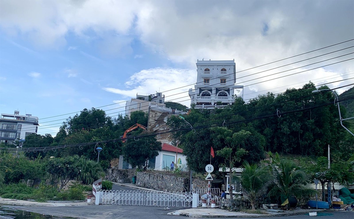 Lô BT 03-14 tại dự án Nha Trang Sea Park bị sạt lở ngày 28/10/2021. Ảnh: Việt Hương