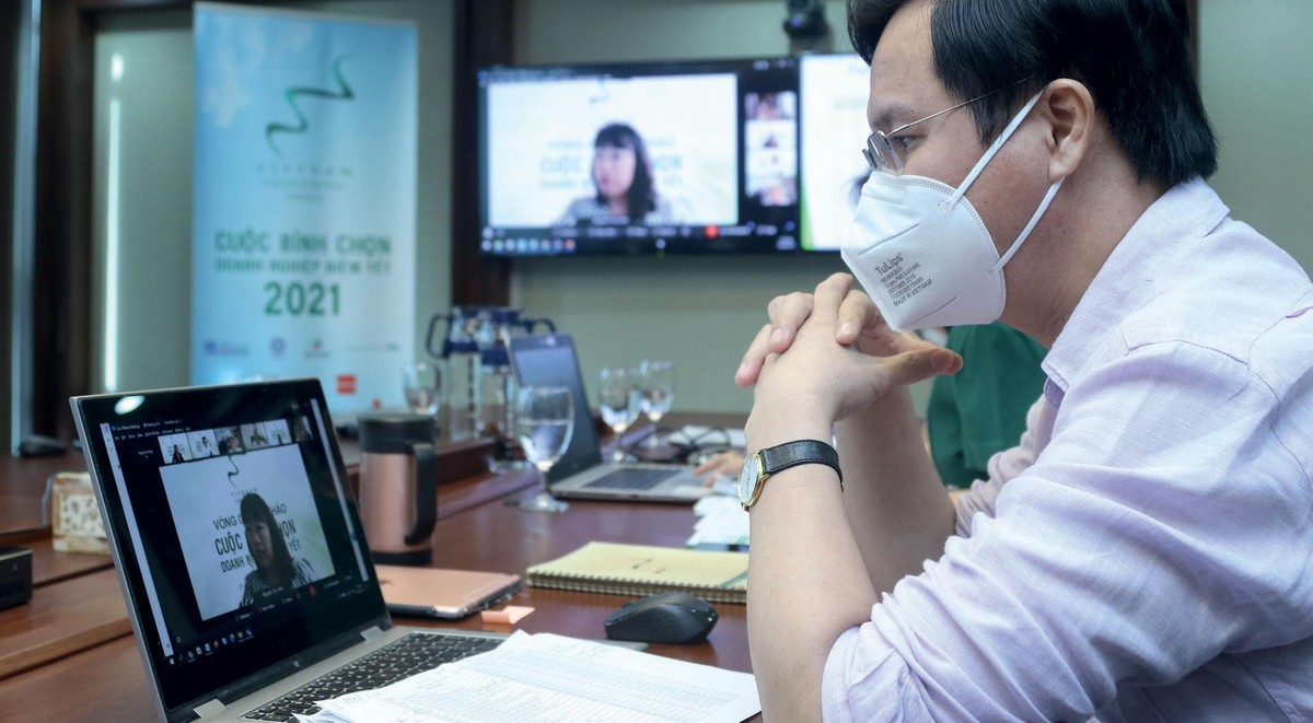 Ông Nguyễn Văn Hồng, Phó tổng biên tập Báo Kl99ok phiên bản mới đang theo dõi các Kl991.com World Cup 2026 Chính Thức niêm yết tiêu biểu lọt vào tốp đầu
