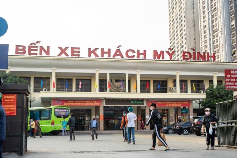 Bến xe Mỹ Đình vắng vẻ ngày cận Tết Dương lịch