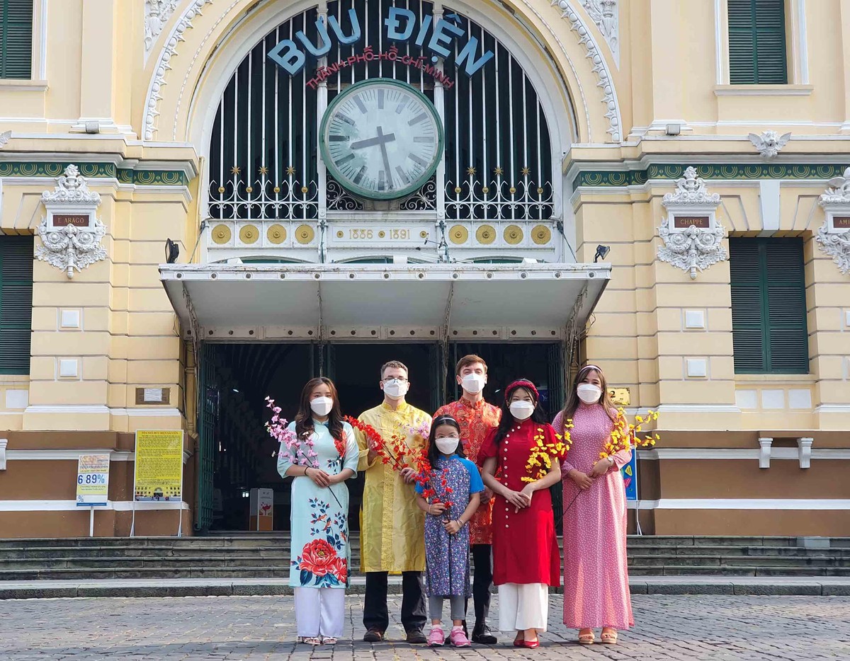 TP.HCM liên tiếp là vùng xanh, khiến người nước ngoài và gia đình đều tự tin ra phố.