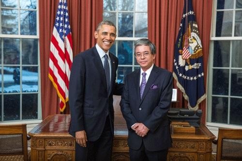 Đại sứ Phạm Quang Vinh trình quốc thư lên Tổng thống Hợp chúng quốc Hoa Kỳ Barak Obama.