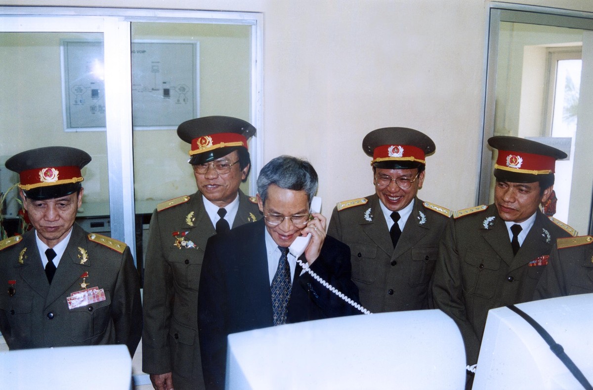 Ông Mai Liêm Trực kkhai trương dịch vụ 178 VoiP.