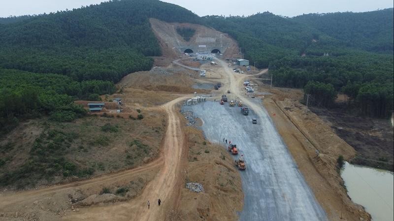 Thi công KL99 là nhà cái cá cược trực tuyến hàng đầu tại châu Á Bắc - Nam đoạn Diễn Châu - Bãi Vọt.