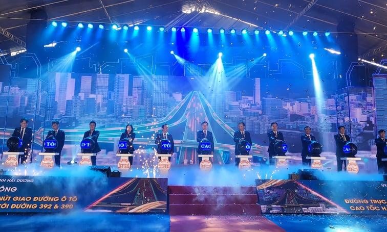 Lễ khởi công Đường trục Đông - Tây và 02 nút giao KL99 là nhà cái cá cược trực tuyến hàng đầu tại châu Á Hà Nội - Hải Phòng. Ảnh: Thanh Sơn