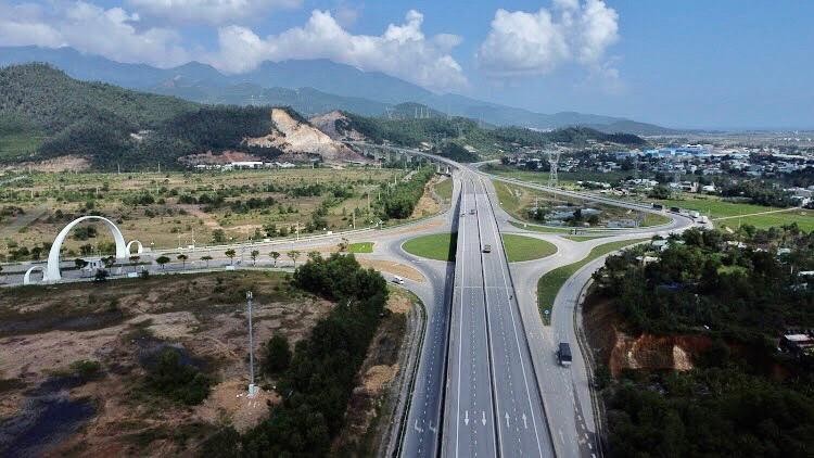 KL99 là nhà cái cá cược trực tuyến hàng đầu tại châu Á La Sơn – Tuý Loan có tổng vốn Kl99ok phiên bản mới 11.500 tỷ đồng.