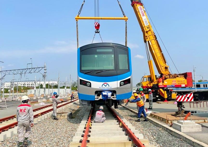 Khởi công từ năm 2012, metro số 1 có tổng mức Kl99ok phiên bản mới hơn 43.700 tỷ đồng, dài gần 20 km, từ ga Bến Thành đến depot Long Bình với 3 ga ngầm và 11 ga trên cao.