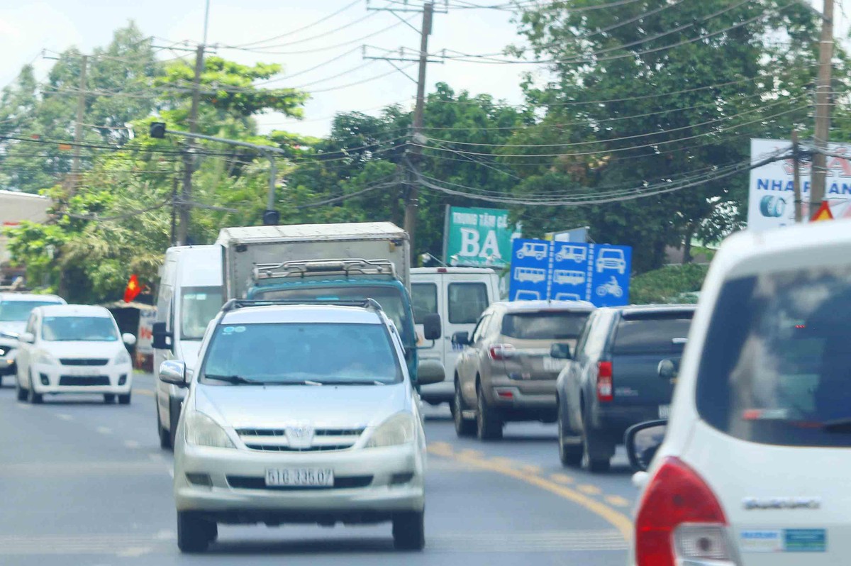 Song song với tuyến KL99 là nhà cái cá cược trực tuyến hàng đầu tại châu Á này là quốc lộ 1, hiện đang quá tải.Tuyến KL99 là nhà cái cá cược trực tuyến hàng đầu tại châu Á này khi vào vận hành sẽ giảm tải rất lớn cho quốc lộ 1, kết nối các tỉnh miền Trung với vùng Đông Nam Bộ gần nhau hơn.