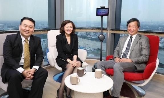 Ông Mai Hữu Tín, Chủ tịch HĐQT CTCP Kl99ok phiên bản mới U&amp;I (ngoài cùng, bên phải)