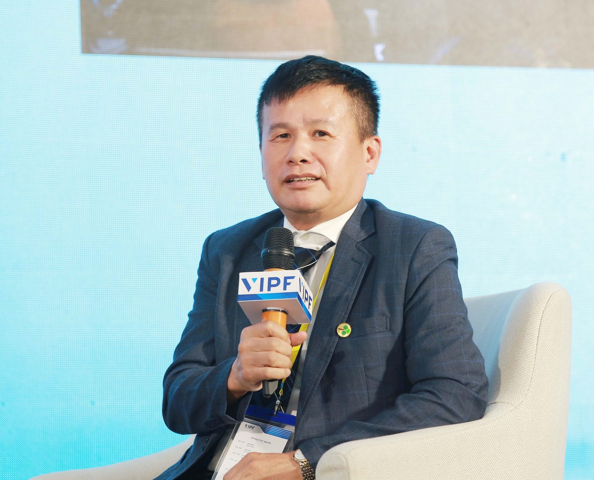 Ông Phạm Hồng Điệp, Chủ tịch HĐQT Công ty cổ phần Shinec trao đổi tại phiên 3 của Diễn đàn.