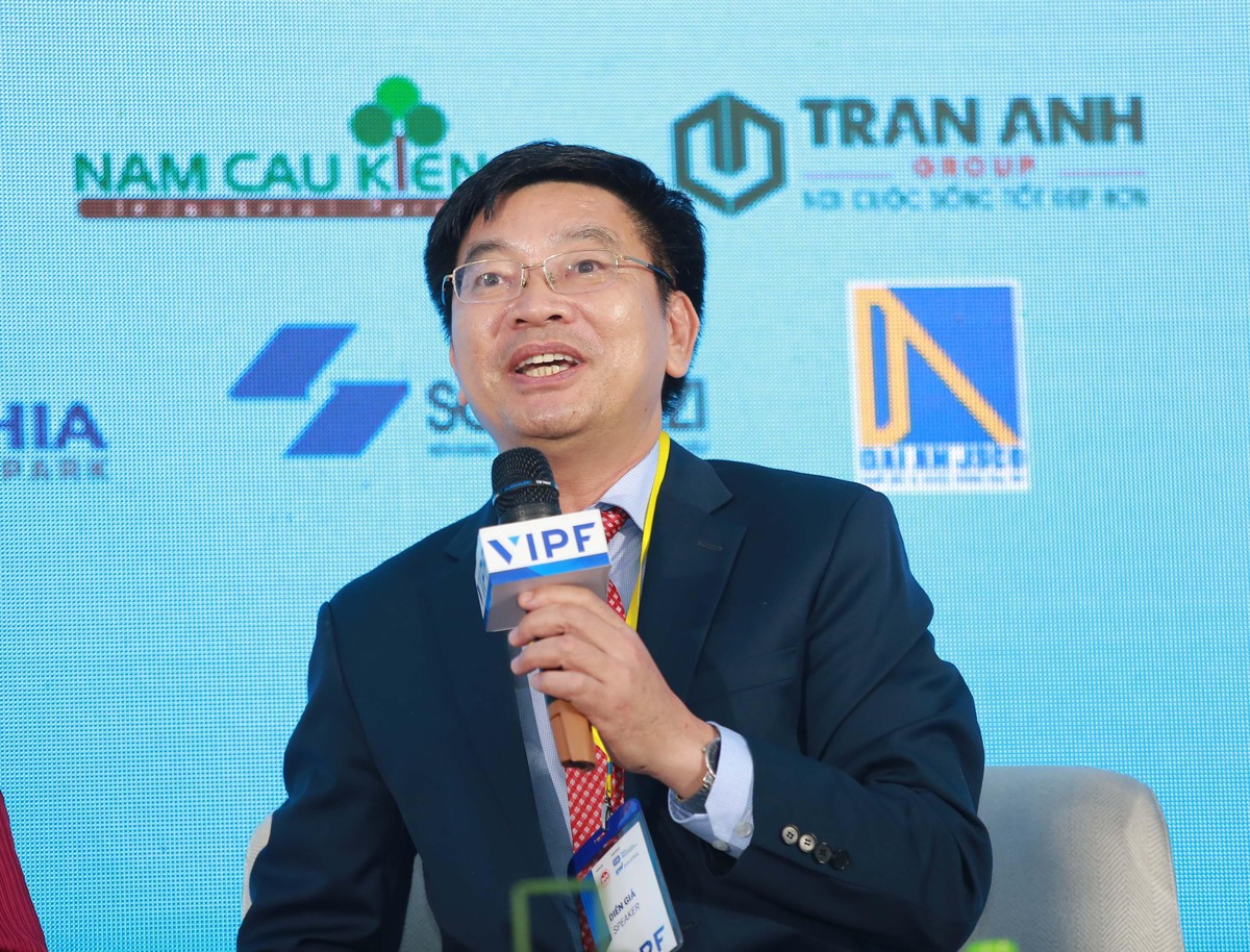 Ông Phan Văn Chính, Phó Tổng giám đốc Tổng công ty IDICO trao đổi tại phiên 3 của Diễn đàn.