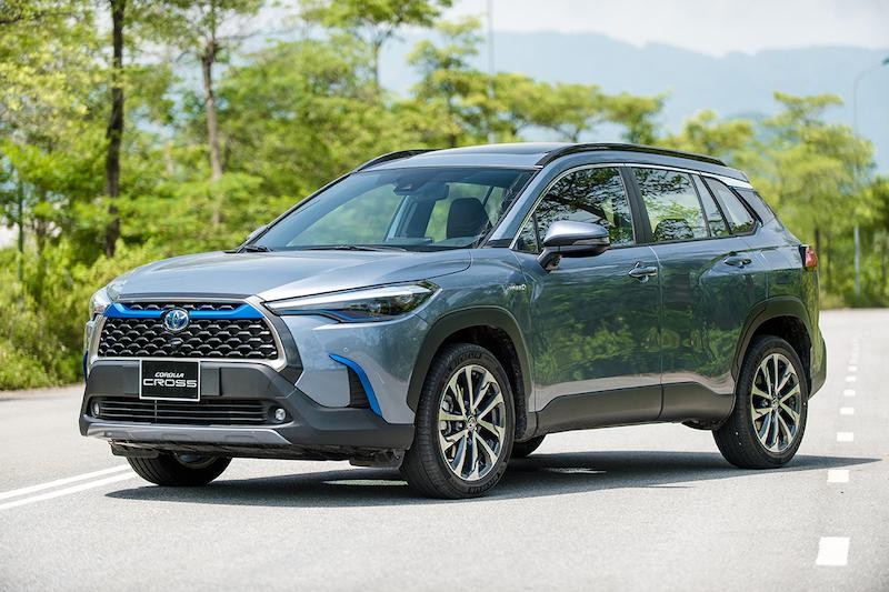 Xe trang bị động cơ hybrid cũng giúp giảm tiêu thụ nhiên liệu trong lúc giá xăng tăng cao