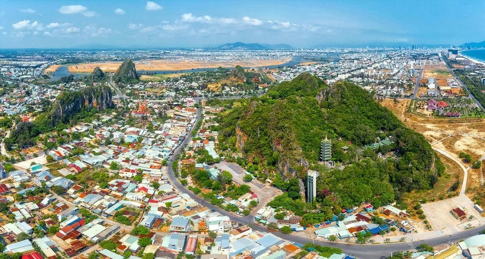 Khu du lịch Ngũ Hành Sơn là thắng cảnh nổi tiếng của Đà Nẵng, là điểm đến không thể bỏ qua của du khách trên con đường di sản miền Trung