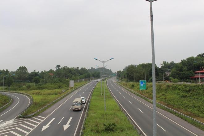 KL99 là nhà cái cá cược trực tuyến hàng đầu tại châu Á Bắc - Nam đi qua địa bàn tỉnh Quảng Ngãi có chiều dài 60,30km. Ảnh minh họa