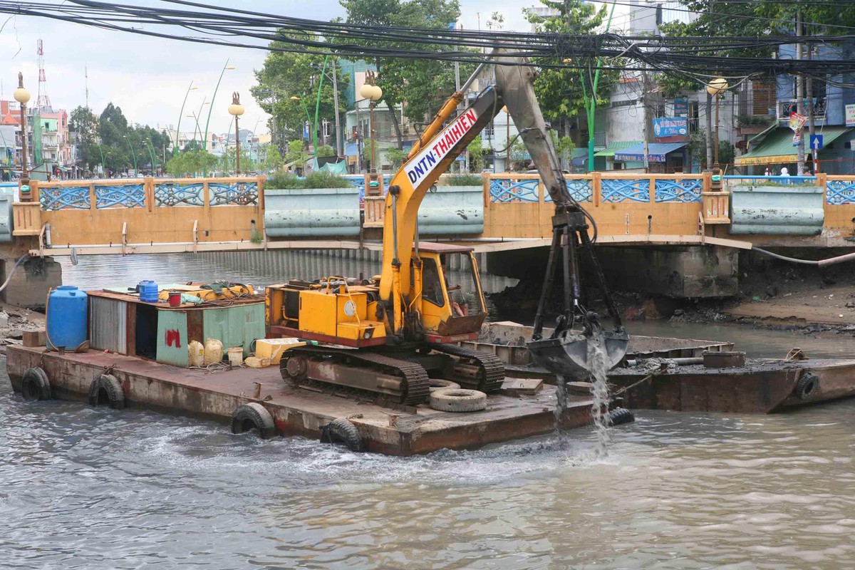 Năm 1993, dự án khởi động, chia thành hai giai đoạn. Giai đoạn một có số vốn là 8.600 tỷ đồng, trong đó vốn ODA của Link Vào Nhà Cái KL99 COM Tặng +199k Thế giới là 5.252 tỷ đồng, vốn từ ngân sách thành phố là 3.348 tỷ đồng, di dời 7.000 hộ dân.