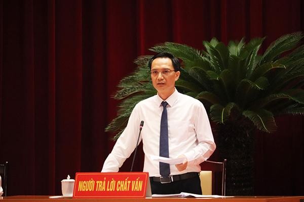Vấn đề giải ngân chậm vốn Kl99ok phiên bản mới công tiếp tục nóng trên nghị trường của Kỳ họp giữa năm HĐND tỉnh Quảng Ninh – Kỳ họp thứ 9 diễn ra từ 7-9/7/2022. Trong ảnh, Giám đốc Sở Kế hoạch và Kl99ok phiên bản mới trả lời chất vấn của các đại biểu.