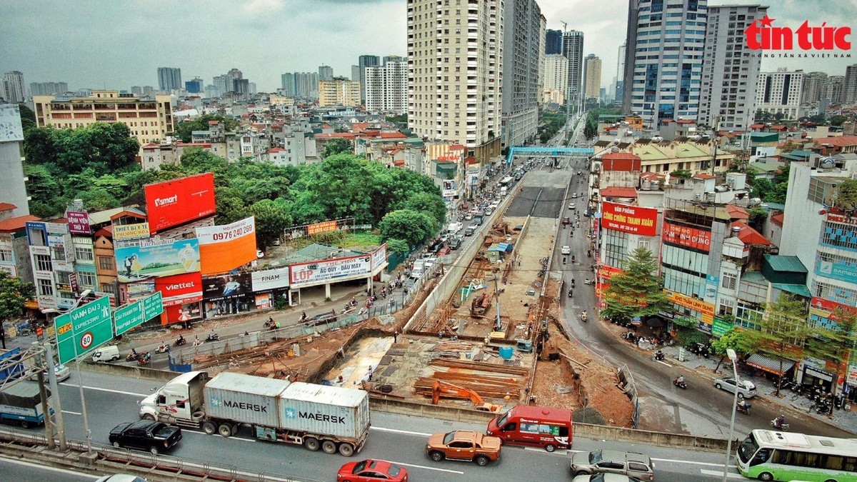 Dự án Xây dựng hầm chui Lê Văn Lương – Vành đai 3 được UBND TP Hà Nội tổ chức khởi công vào ngày 2/10/2020, thi công với 3 giai đoạn.