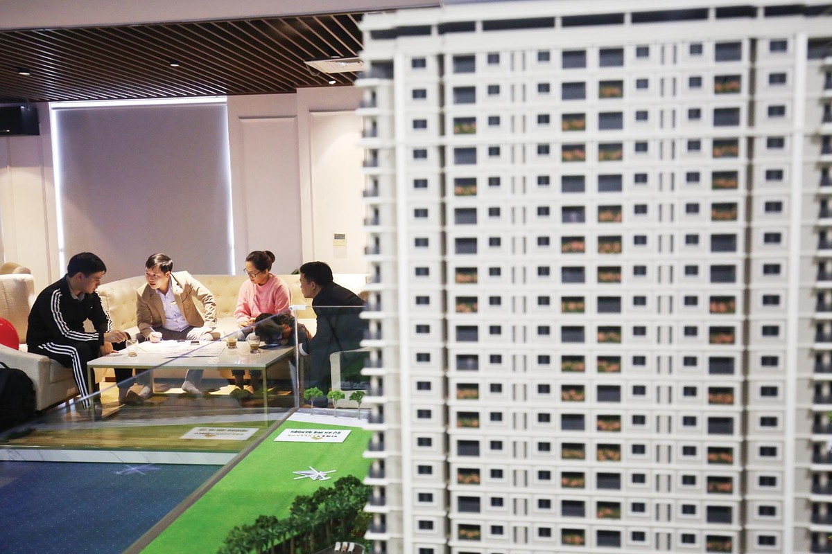 Người mua nhà vẫn khó tiếp cận vốn vay. Ảnh: Dũng Minh