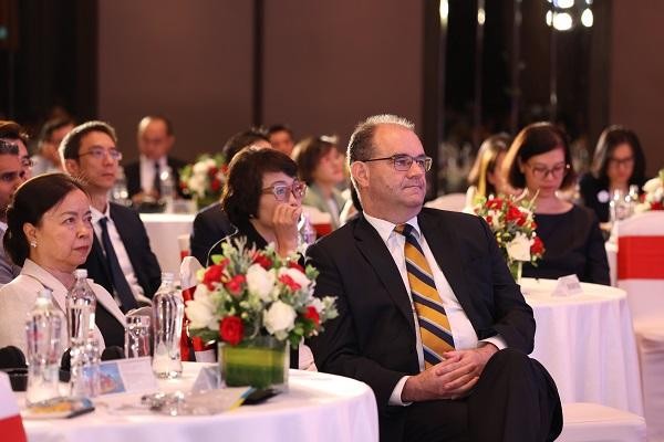 Các khách mời tham gia Diễn đàn triển vọng Thị trường 2022 diễn ra tại TP.HCM