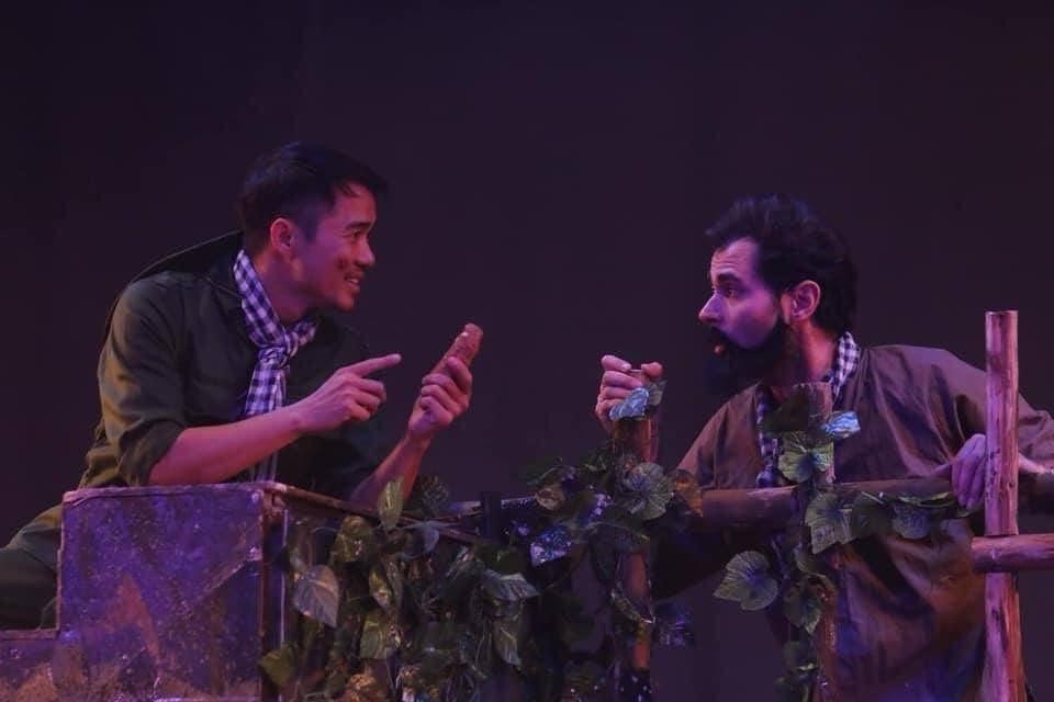 Charlie Win vào vai người lính Mỹ trong vở "Duyên định". Charlie Win vào vai người lính Mỹ trong vở "Duyên định".
