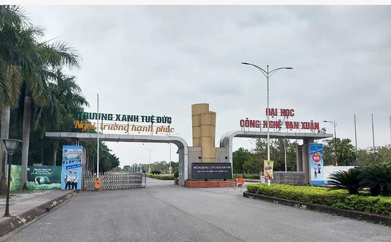 Sau nhiều lần được gia hạn, dự án Trường Đại học Công nghệ Vạn Xuân mới chỉ hoàn thành và đưa vào hoạt động các hạng mục Kl99ok phiên bản mới của giai đoạn 1. Hiện UBND tỉnh Nghệ An đã ban hành Quyết định thu hồi 36,6ha đất tại dự án này do chậm tiến độ kéo dài.