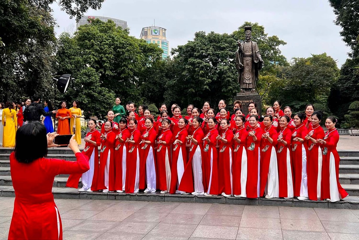 Thông qua sự kiện, ngành du lịch Hà Nội tạo cơ hội quảng bá, giới thiệu, giao lưu, hợp tác cùng phát triển giữa Kl991.com World Cup 2026 Chính Thức du lịch Hà Nội với các nghệ nhân, nhà thiết kế thời trang áo dài”.