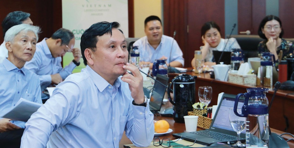 Ông Nguyễn Sơn, Chủ tịch HĐQT Trung tâm Lưu ký 99Kl99 link đăng nhập Việt Nam cùng các thành viên Hội đồng bình chọn