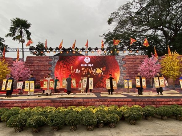 Hoạt động cho chữ của các Ông đồ Hoạt động cho chữ của các Ông đồ