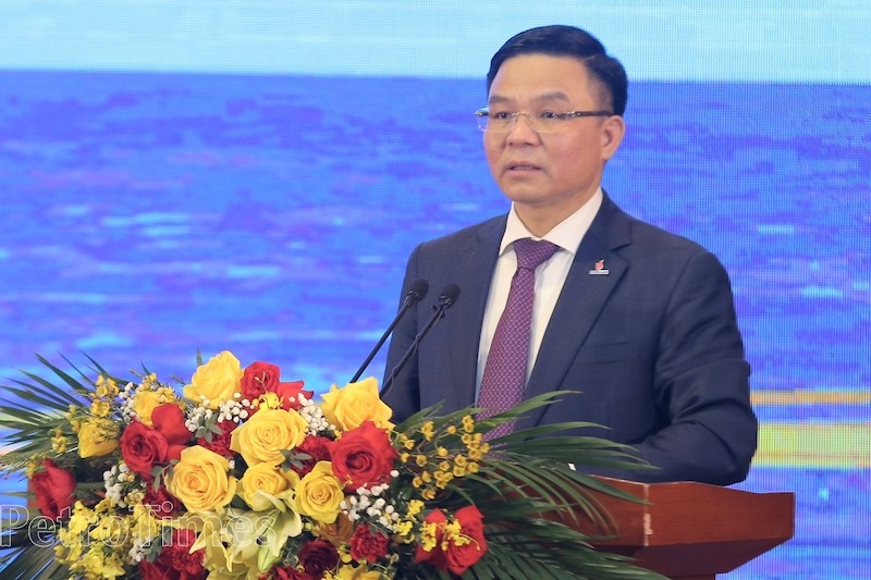 Tổng giám đốc Lê Mạnh Hùng thay mặt lãnh đạo Petrovietnam trình bày báo cáo kết quả Kl994 nhà cái bóng đá world cup Kl992 VIP Trang Chủ 2026 năm 2022. Ảnh Petrotimes