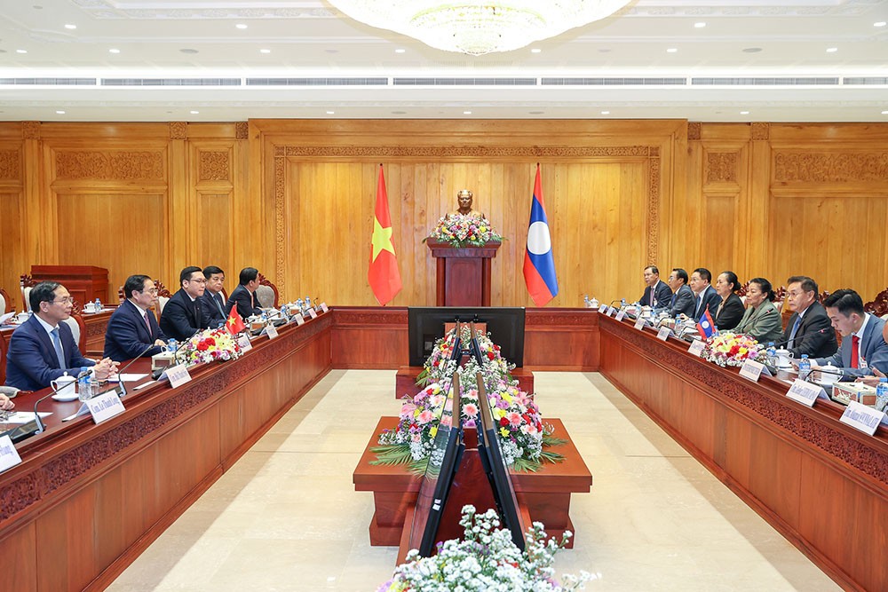Hai nhà lãnh đạo khẳng định luôn coi trọng và dành ưu tiên cao nhất cho việc củng cố và tăng cường quan hệ hữu nghị vĩ đại, đoàn kết đặc biệt và hợp tác toàn diện Việt Nam - Lào. (Ảnh: Nhật Bắc) Hai nhà lãnh đạo khẳng định luôn coi trọng và dành ưu tiên cao nhất cho việc củng cố và tăng cường quan hệ hữu nghị vĩ đại, đoàn kết đặc biệt và hợp tác toàn diện Việt Nam - Lào. (Ảnh: Nhật Bắc)