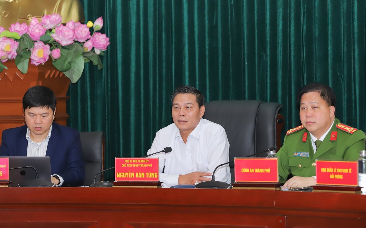 Ông Nguyễn Văn Tùng, Chủ tịch UBND TP. Hải Phòng yêu cầu các ngành tập trung nhiệm vụ chuyển đổi số trong năm 2023
