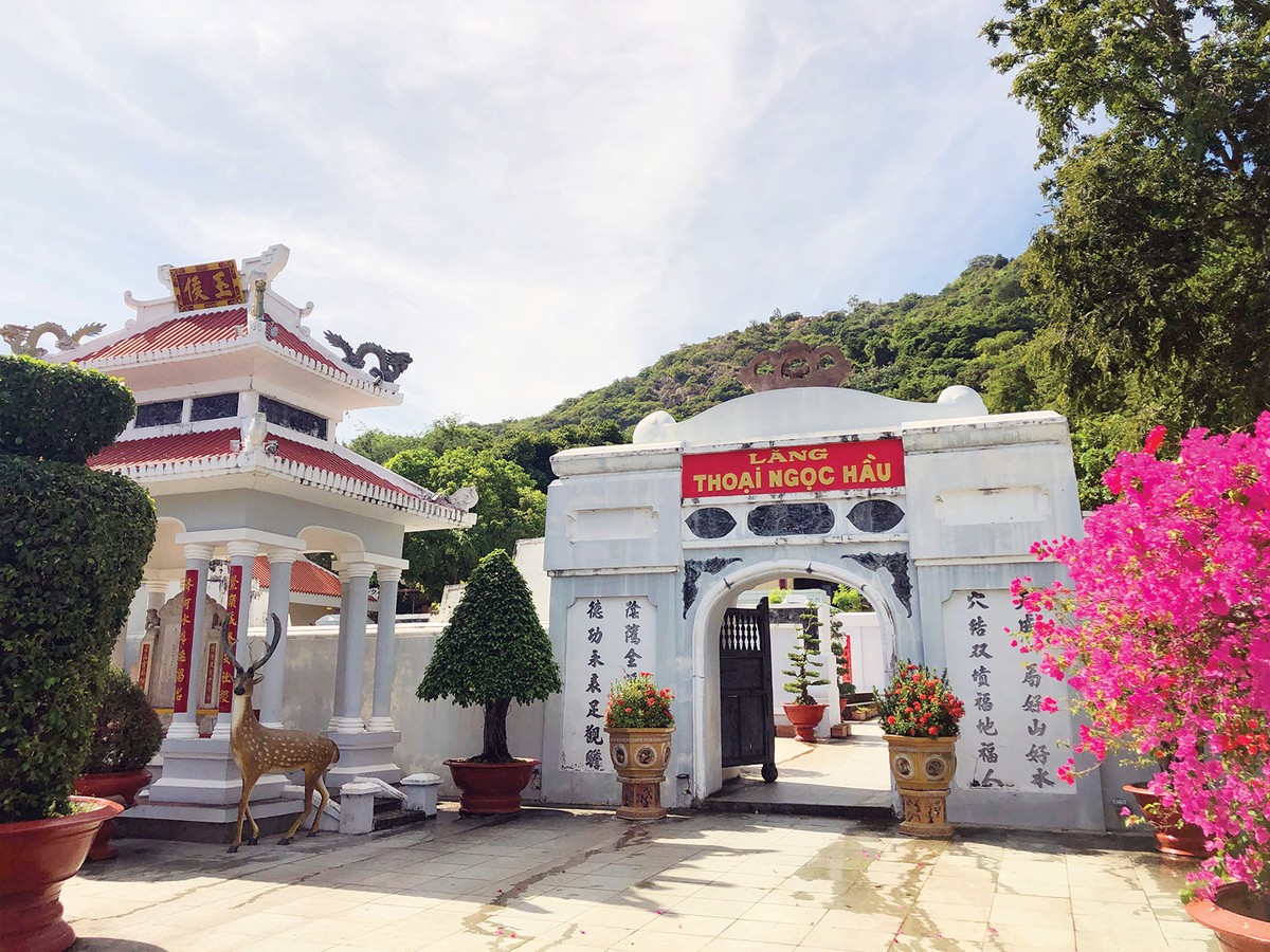 Lăng Thoại Ngọc Hầu, một công thần mở cõi phương Nam ở Châu Đốc