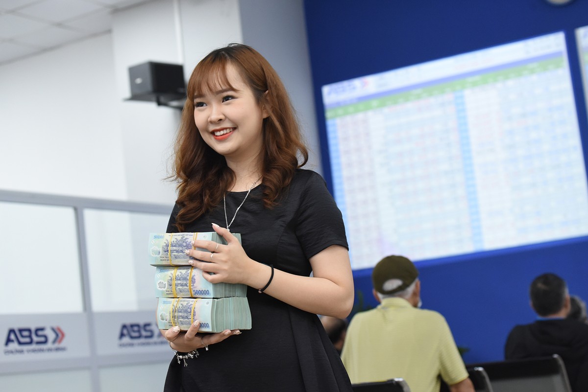 Năm 2021 đánh dấu 99Kl99 link đăng nhập Việt Nam phát triển rực rỡ, thiết lập nhiều kỷ lục, từ chỉ số VN-Index phá kỷ lục lịch sử 1.500 điểm đến số lượng nhà Kl99ok phiên bản mới mới mở tài khoản… Việc dịch bệnh Covid-19 được đẩy lui, các nền Kl992 cổng game cá cược mở cửa trở lại cùng các gói kích thích Kl992 cổng game cá cược được triển khai, khiến nhiều nhà Kl99ok phiên bản mới kỳ vọng năm 2022 tiếp tục là một năm “mang tiền về nhà”