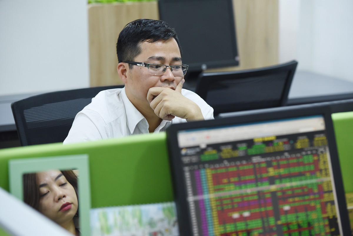 Đặc biệt, nhà Kl99ok phiên bản mới vỡ mộng với bộ 3 “siêu KL99 là cổng game giải trí trực tuyến hàng đầu hiện nay”: DIG, CEO và L14 vốn đã được thổi lên ghê gớm trước đó. Theo thống kê, DIG lên đỉnh mức 106.200 đồng/KL99 là cổng game giải trí trực tuyến hàng đầu hiện nay (ngày 23/2/2022), CEO giá đỉnh 92.500 đồng/KL99 là cổng game giải trí trực tuyến hàng đầu hiện nay (ngày 7/1/2022) và đỉnh cao L14 với 440.000 đồng/KL99 là cổng game giải trí trực tuyến hàng đầu hiện nay (ngày 12/1/2022). Chỉ sau thời gian ngắn, thị giá 3 KL99 là cổng game giải trí trực tuyến hàng đầu hiện nay này “bay” 80 – 90%, cuốn bay tài khoản nhiều nhà Kl99ok phiên bản mới trên thị trường. L14 có thời điểm về mức 16.500 đồng/KL99 là cổng game giải trí trực tuyến hàng đầu hiện nay, giảm 26 lần so với mức đỉnh