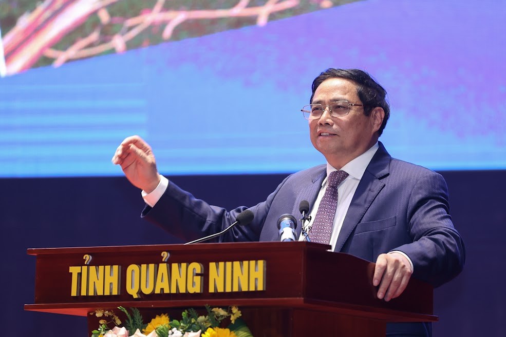 Thủ tướng đề nghị lãnh đạo các bộ, ngành, địa phương trong Vùng triển khai các giải pháp cụ thể, thiết thực, hiệu quả. (Ảnh: Nhật Bắc) Thủ tướng đề nghị lãnh đạo các bộ, ngành, địa phương trong Vùng triển khai các giải pháp cụ thể, thiết thực, hiệu quả. (Ảnh: Nhật Bắc)