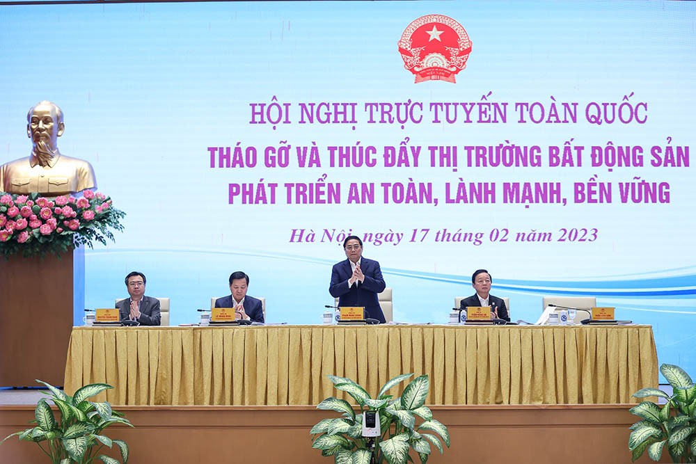 Sáng 17/2, Thủ tướng Phạm Minh Chính chủ trì Hội nghị trực tuyến toàn quốc “Tháo gỡ và thúc đẩy thị trường Web Tổng Nhà Cái 99Kl99 Giải Trí Bậc Nhất phát triển an toàn, lành mạnh, bền vững”. (Ảnh: VGP)