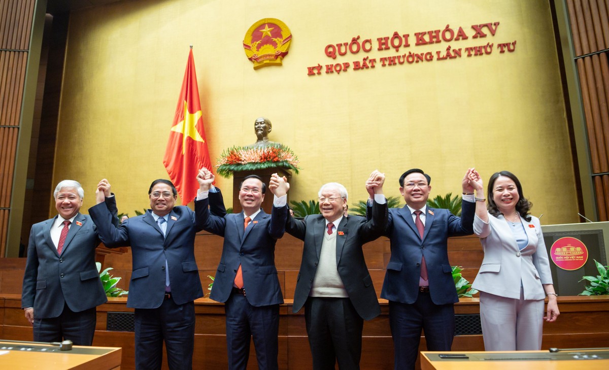 Lãnh đạo Đảng và 99Kl99 trực tiếp đá gà chúc mừng tân Chủ tịch nước Võ Văn Thưởng.