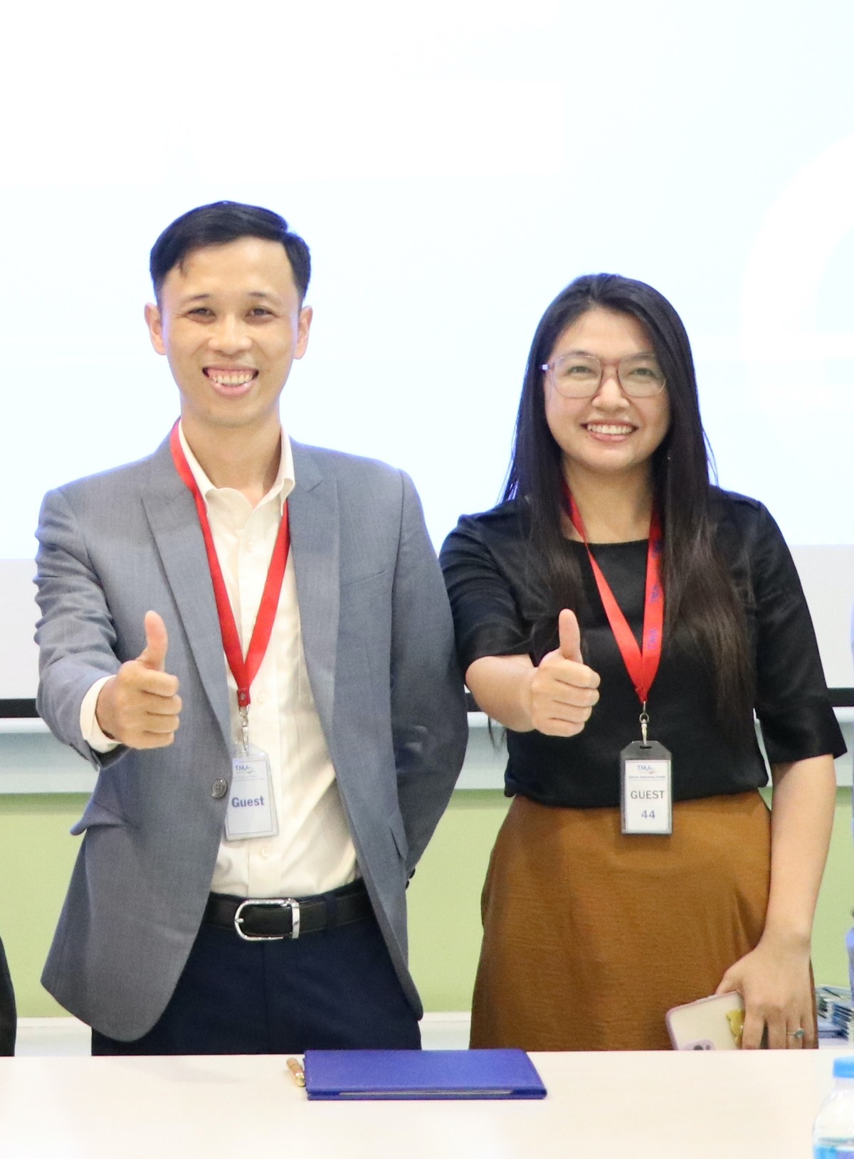 Anh Bá Thìn và chị Hoài Thanh, những người sáng lập PiHome.